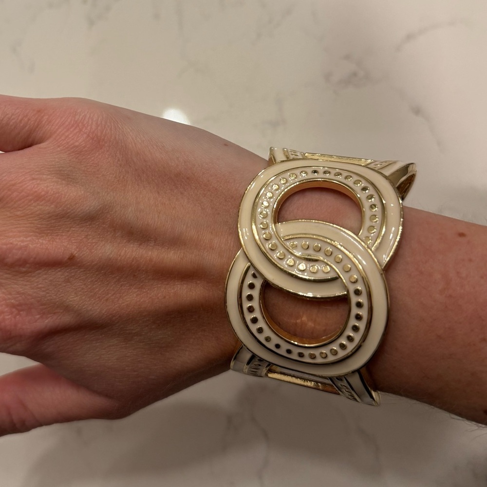 Interlocking Links Cuff Bracelet